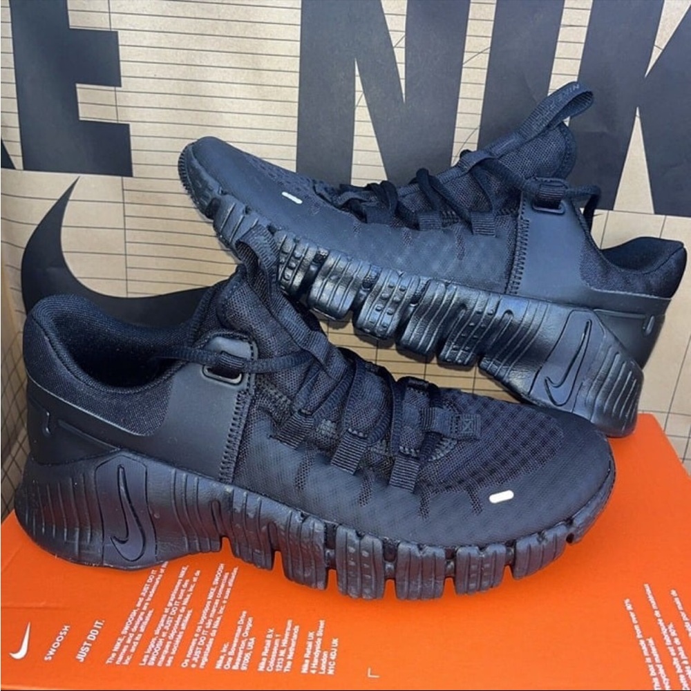 Nike Free Metcon 5 Triple Black Cross Training Women Sz 8.5 DV3950-004